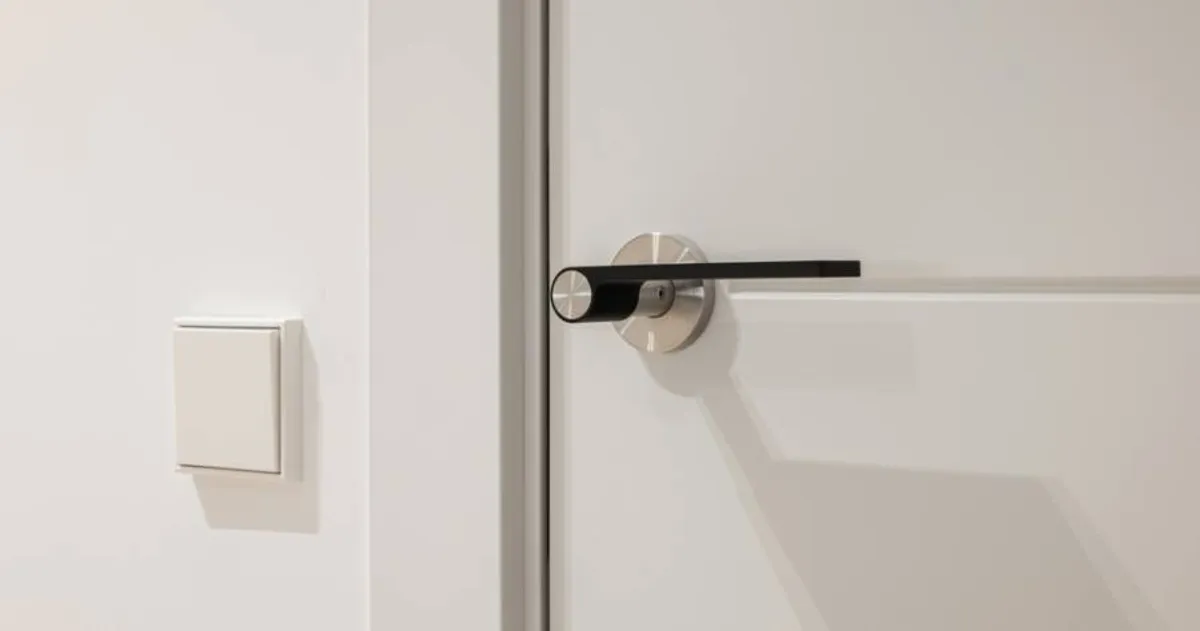 New Door Type Outsmarts Weather, Burglars, and Rising Bills